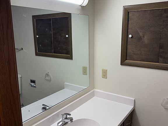 3rd image of 4300 W Pine St