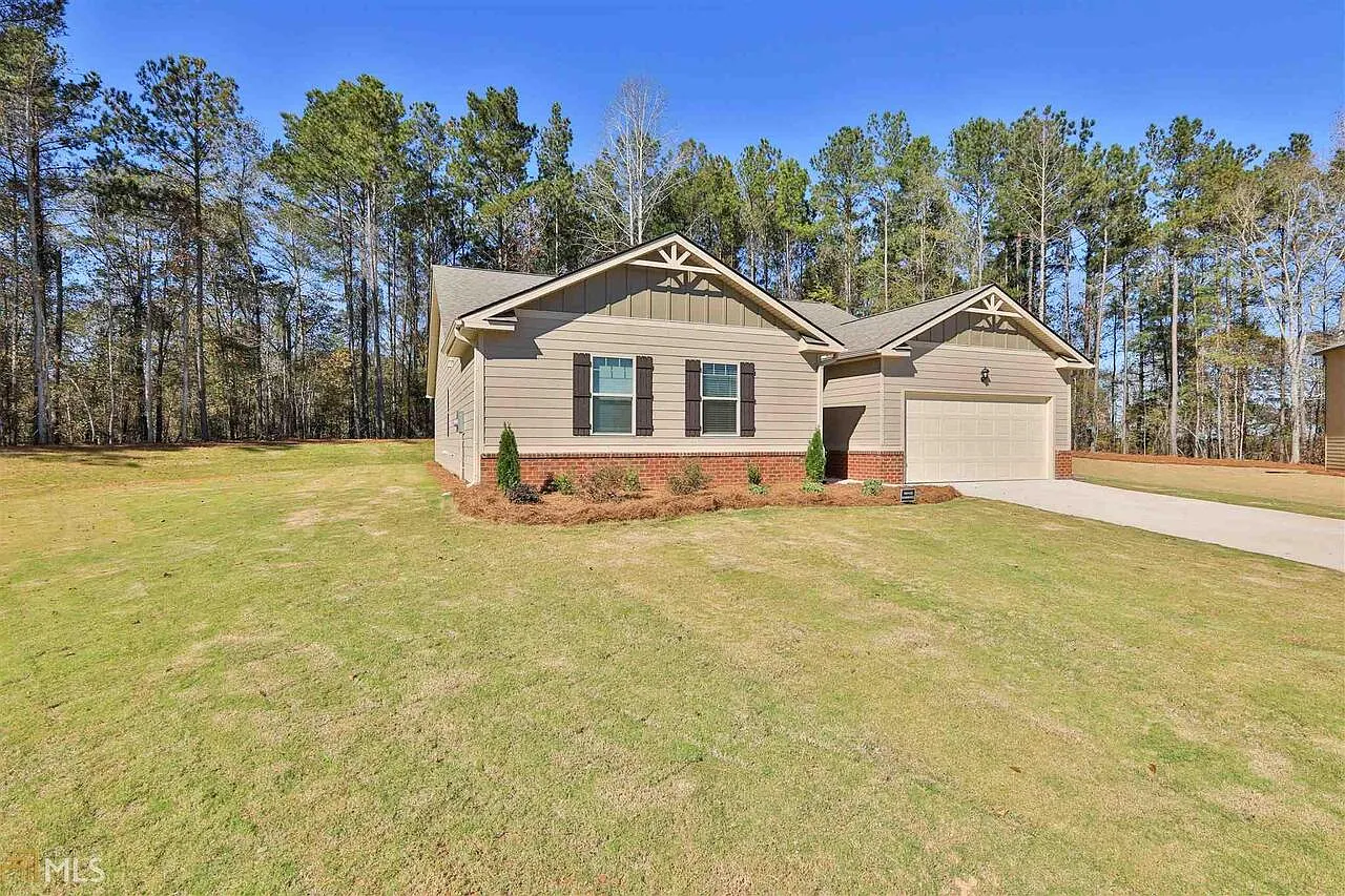 4 bed, 2.0 bath, 2250 sqft, $3,000 — Photo 3