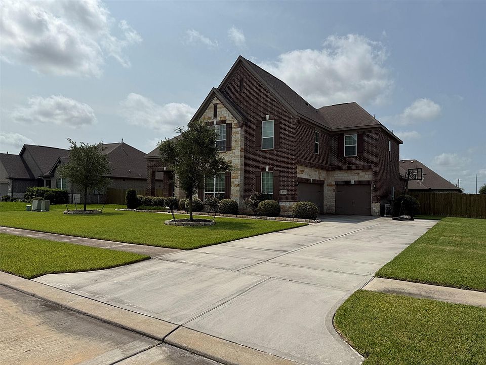 1st image of 2806 Emerald Pines Ln