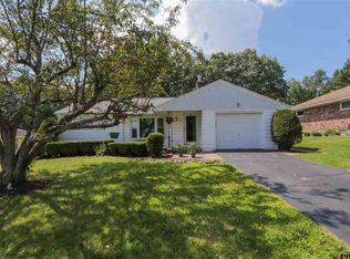 21 Grandview Dr, Gloversville, NY 12078