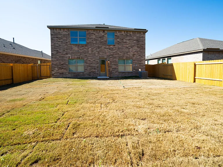 128 Emma Dr — Photo 31