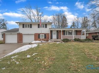 544 McIntyre Ln, Maumee, OH 43537