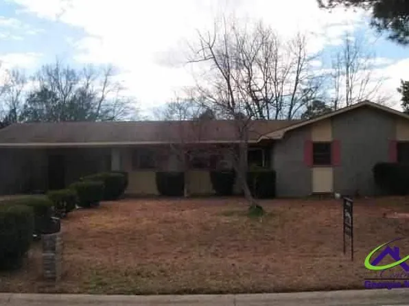 607 Greenbriar Rd, Warner Robins, GA 31093