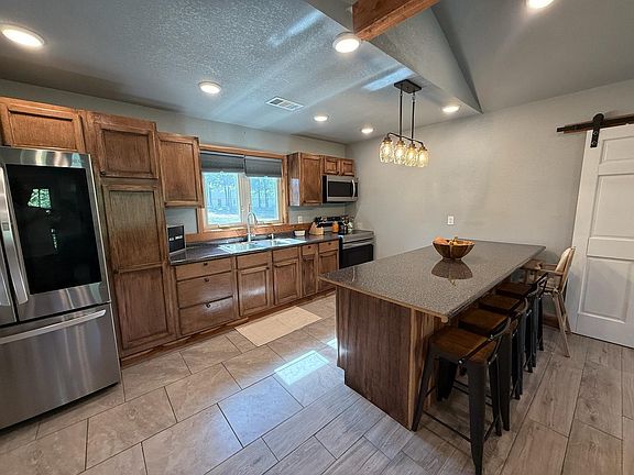 3rd image of 220 Timber Ridge Road