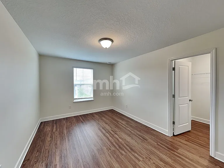 1103 Walden Pond Dr — Photo 23