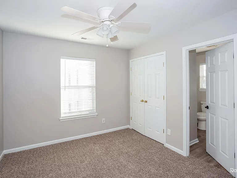 338 Courtland Ct — Photo 7