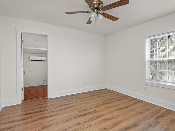 4th image of 506 Sweetwater Ave