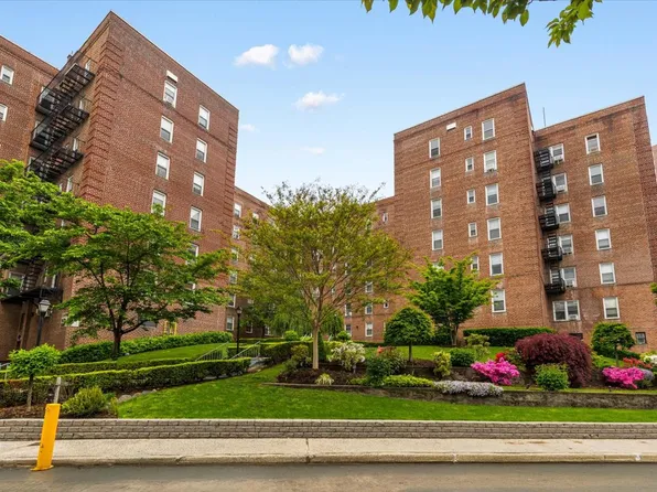 5645 Netherland Avenue image 1 of 19