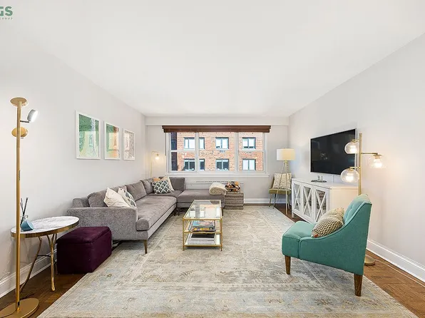 101 W 12th St APT 12H, Manhattan, NY 10011