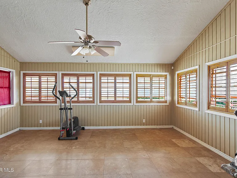8614 Holmsley Trl — Photo 19
