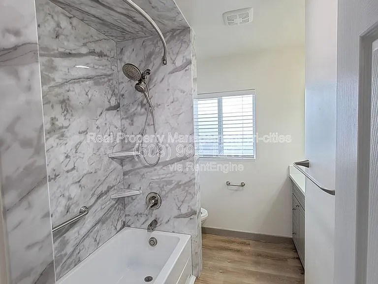 1817 W Cartmell St #206 — Photo 10