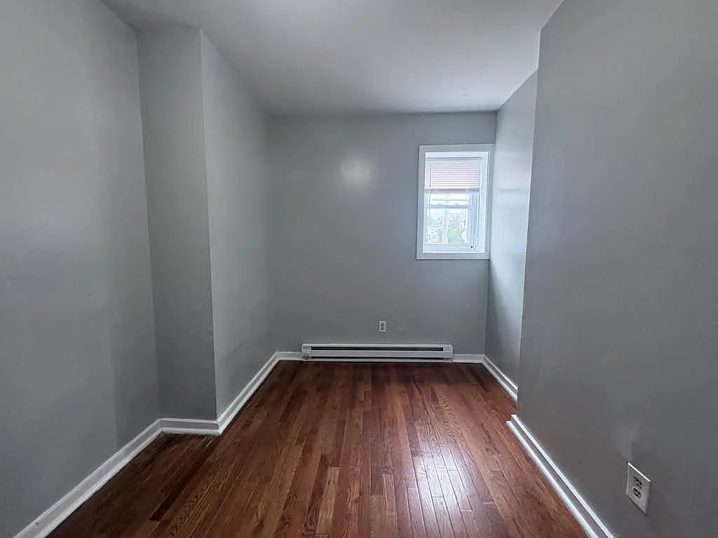 341 Peck St — Photo 4