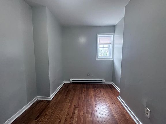 4th image of 341 Peck St APT 3