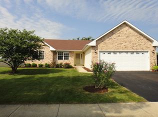 1185 Oxford Cir, Sycamore, IL 60178