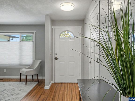 3rd image of 4435 Panther Ct NE
