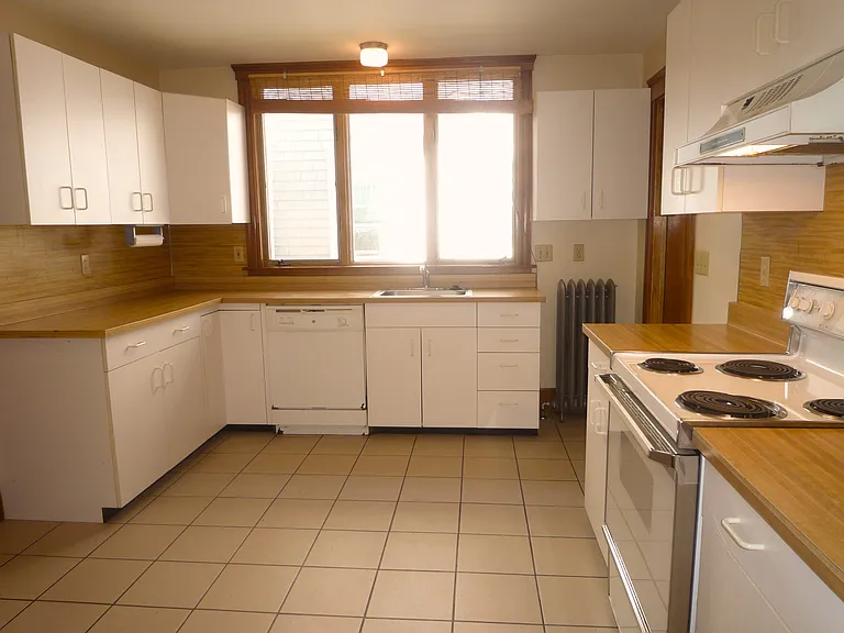 23 Wellington St #1 — Photo 8