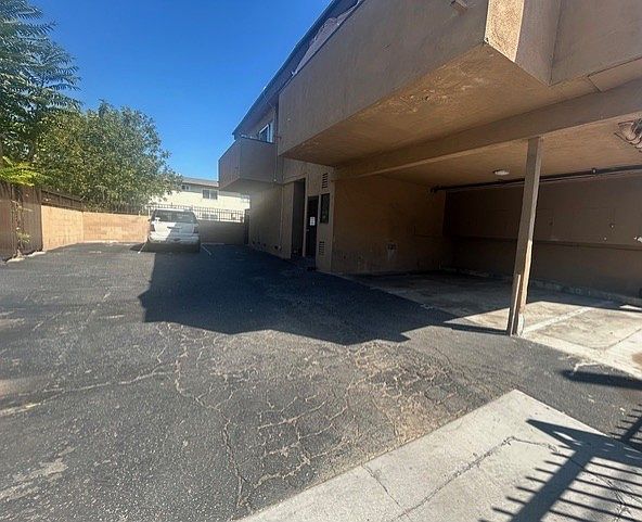2nd image of 18345 Kittridge St APT 4