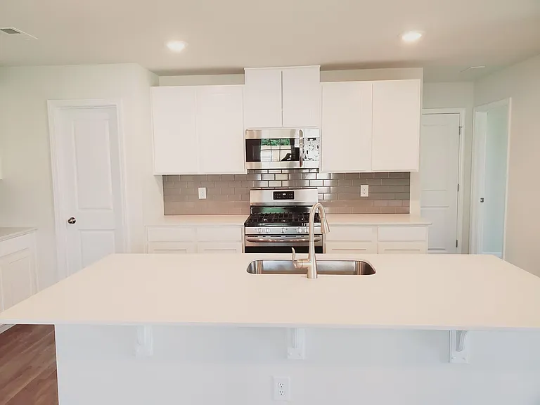 1200 Roundhill Ct — Photo 6