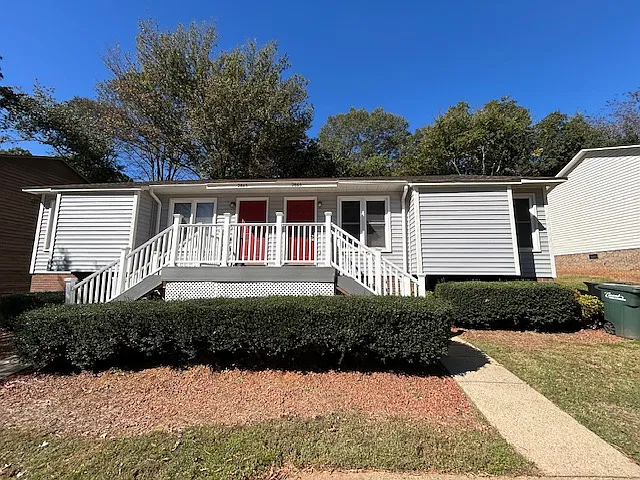 2 bed, 1.5 bath, $1,400 — Photo 1