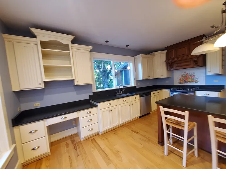 114 W Lexington Ave — Photo 27