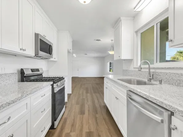 916 Ventura Dr, Modesto, CA 95350