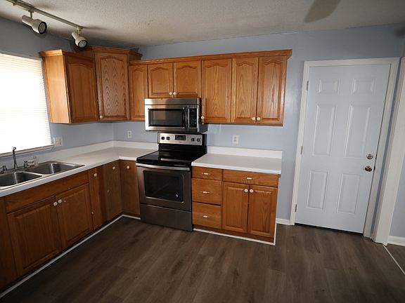 3rd image of 1815 Paisley Ave