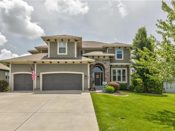 7619 Green St, Shawnee, KS 66227