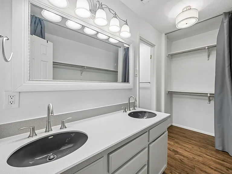 2908 Clear Springs Dr — Photo 16