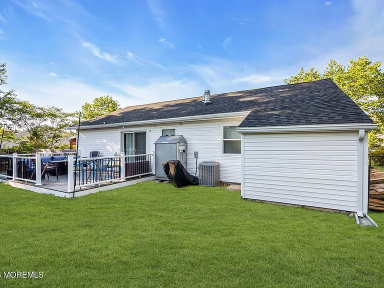 601 Sandra Dr — Photo 30