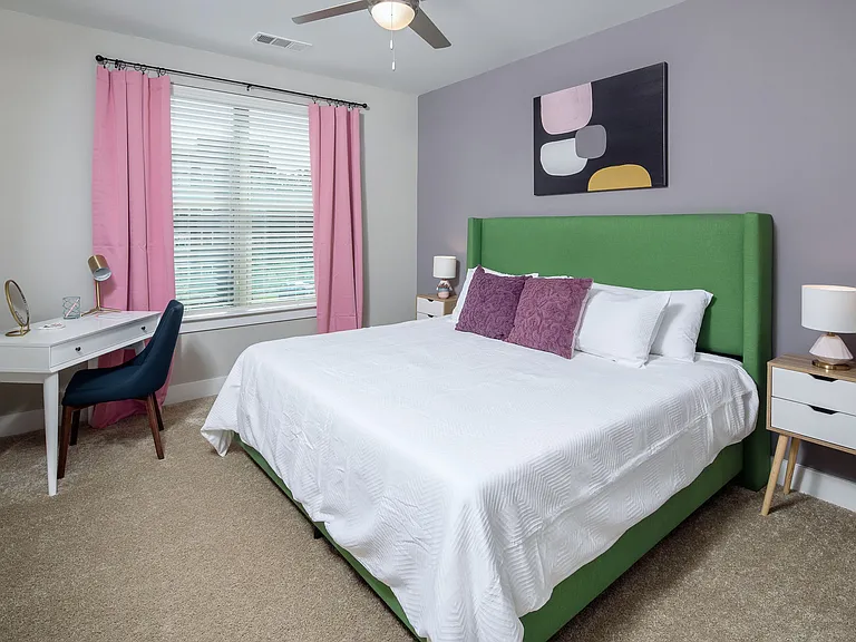 The Local Sugar Hill Apartments — Photo 11