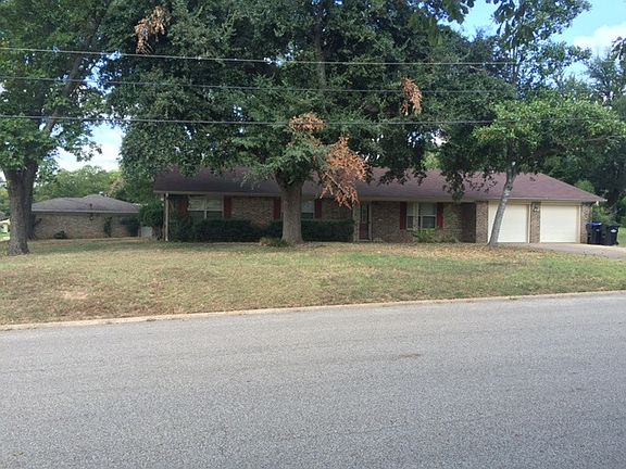 5th image of 110 Emerald Dr