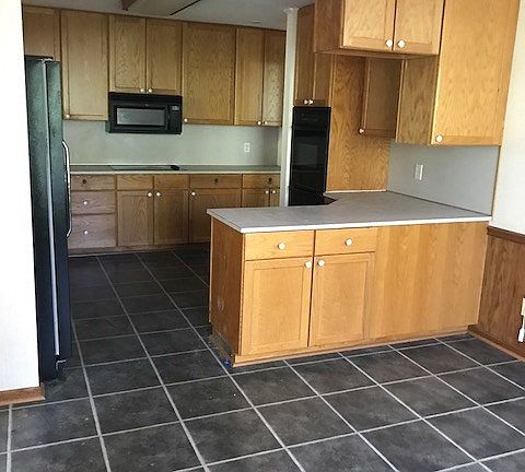 2nd image of 478 Arbor Ln