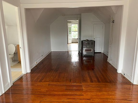 5th image of 13492 Clifton Blvd #3