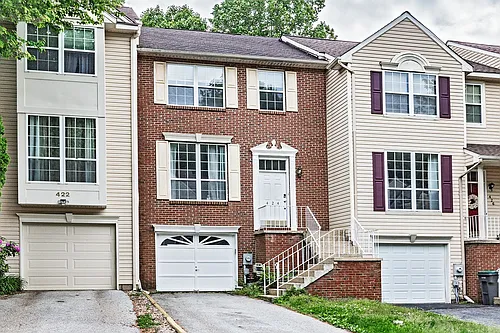 424 Woodstock Ln Photo 1