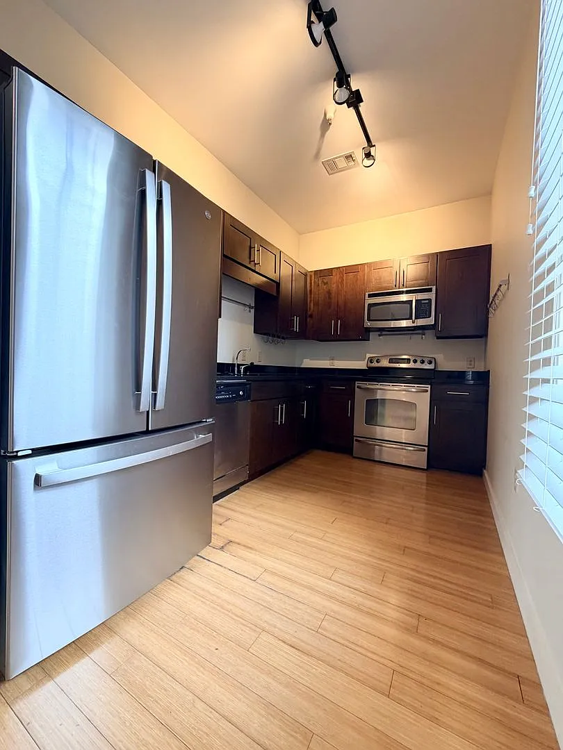 1 Bedroom, 1 Bathroom Condo w/ Secure Parking Garage - Walk to Vandy, Belmont & Hillsboro Village — Photo 3