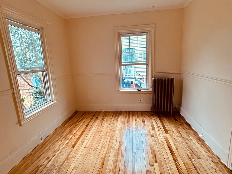 Smaller bedroom, view from door