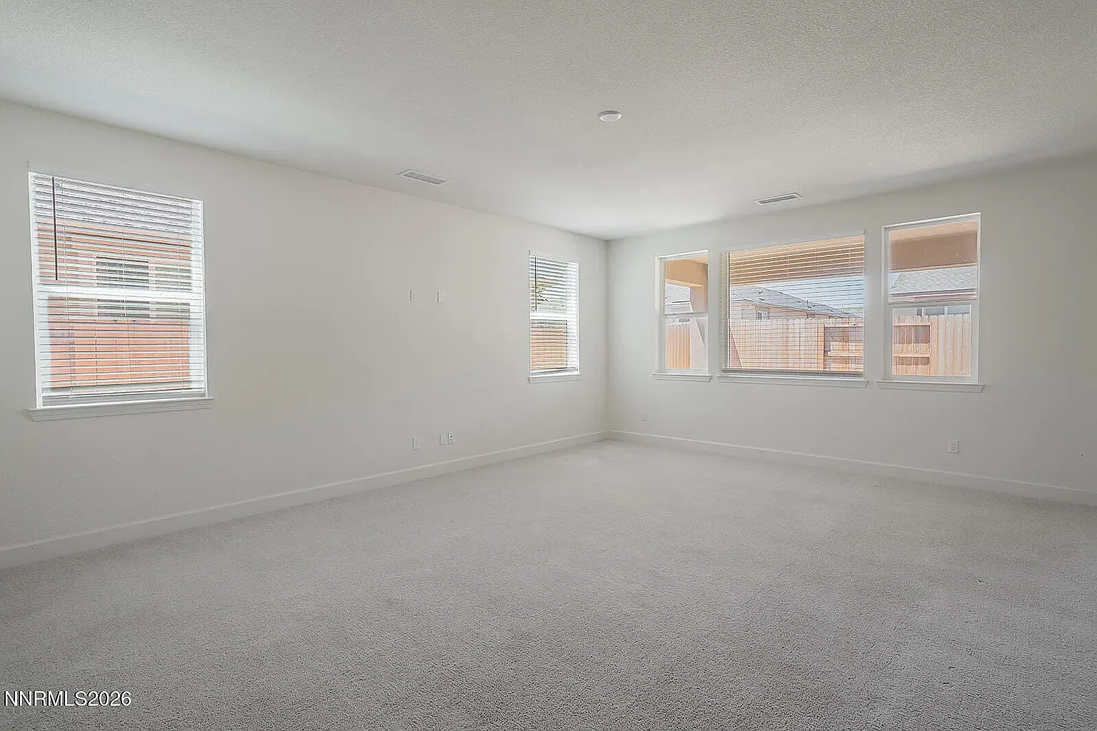 4 bed, 2306 sqft, $3,100 — Photo 4