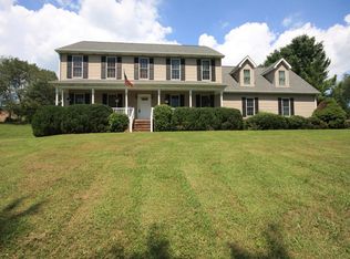 19385 Hunt Club Rd, Abingdon, VA 24211