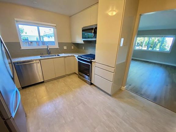 3rd image of 849 Sevely Dr