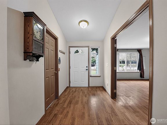 2nd image of 81 E Moore Lane