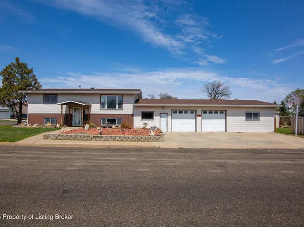 422 1st Ave W, Richardton, ND 58652