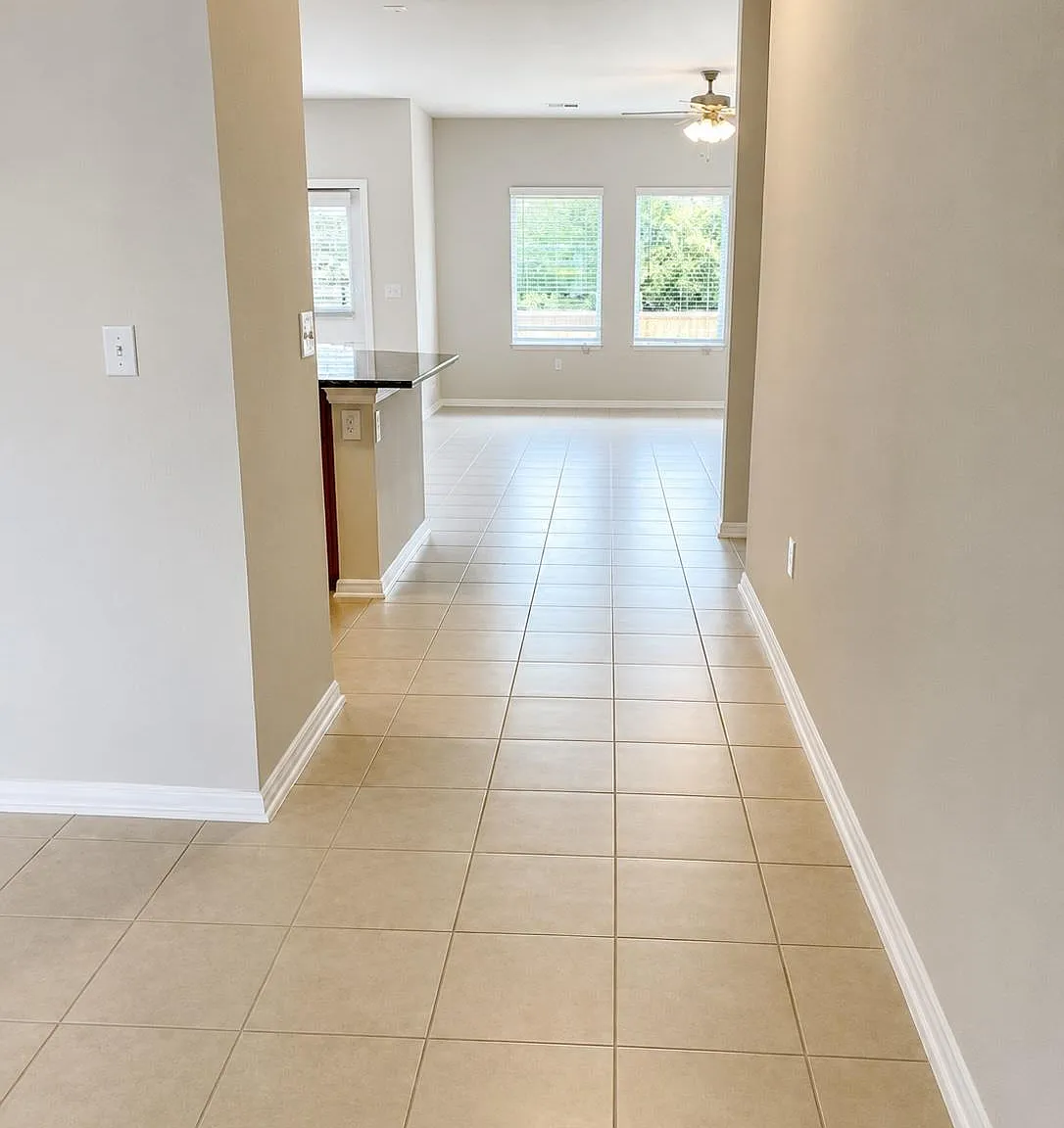 3 bed, 2.5 bath, 2184 sqft, $2,195 — Photo 2