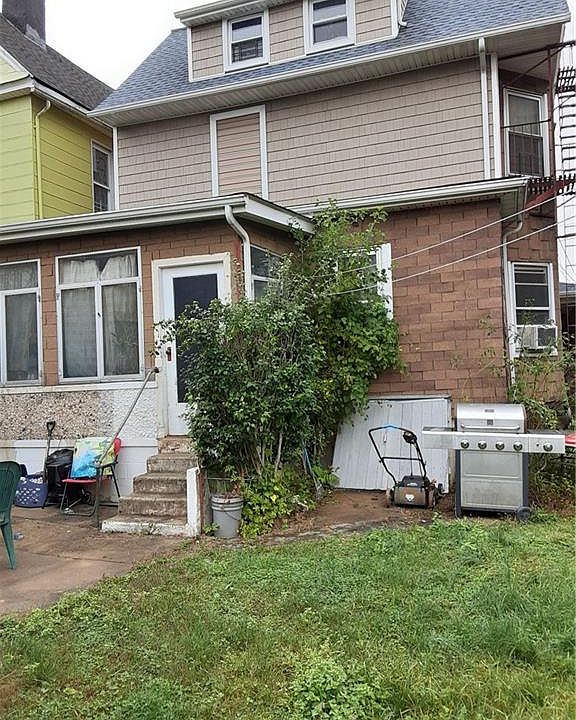 2nd image of 136 Vista Pl