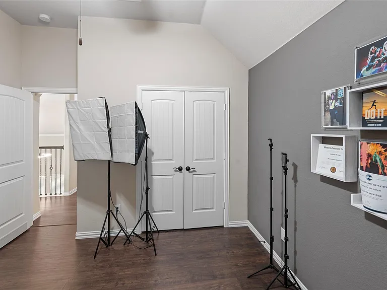 18002 Heartsong Dr — Photo 24