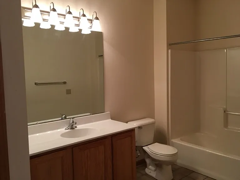 Seminole Woods Apartments — Photo 43