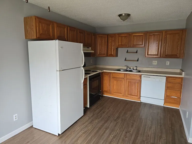 812 Gordon Smith Blvd — Photo 5