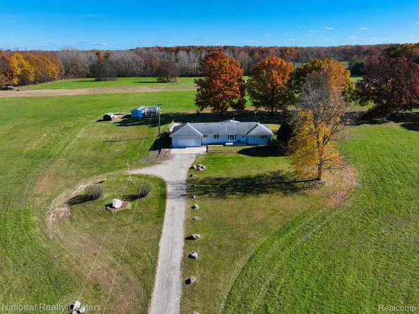 1755 Kane Rd, Stockbridge, MI 49285