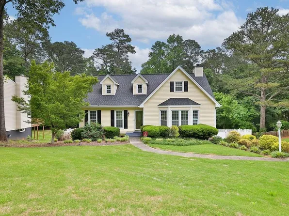 222 Pinehurst Ln, Marietta, GA 30068