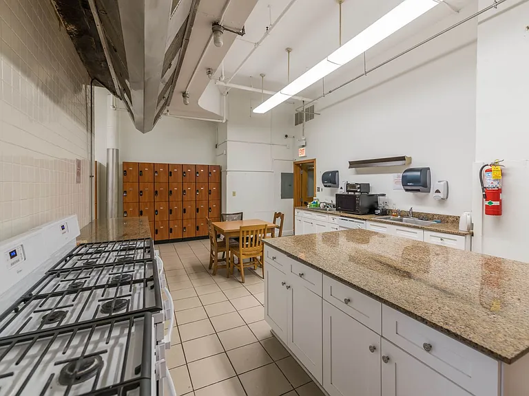 5540 S Hyde Park Blvd — Photo 37