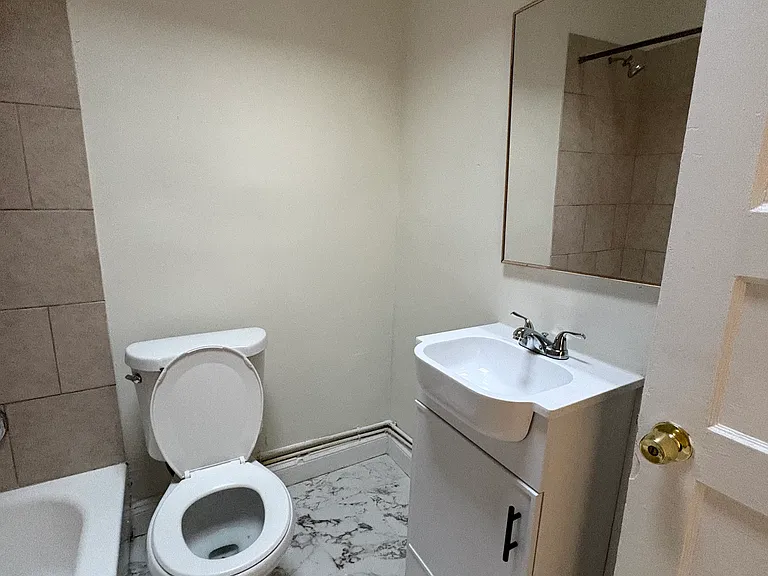 2817 W Cold Spring Ln — Photo 8